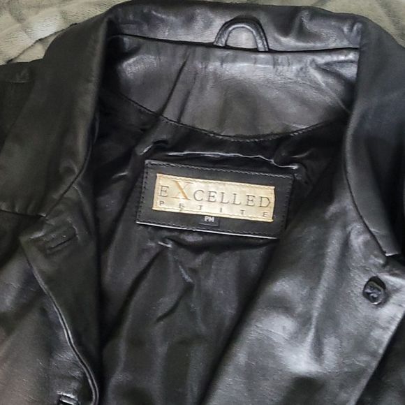 EXCELLED PETITIE LEATHER JACKET - Picture 2 of 5